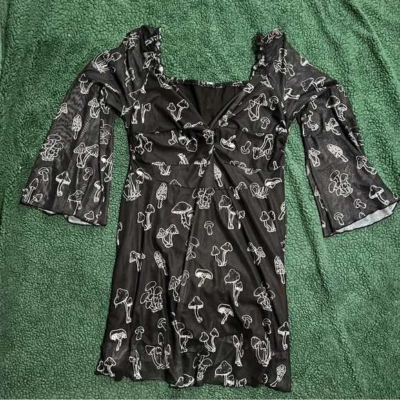 Mushroom Dress - Picture 1 of 2